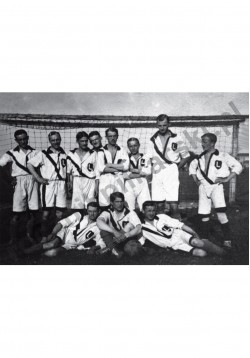 1917 - Drużyna piłkarska...
